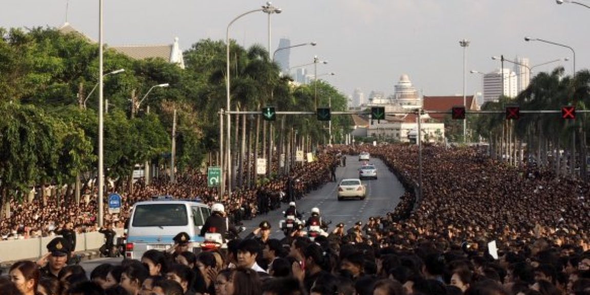 ประมวลภาพเหตุการณ์แห่งความทรงจำ เพื่อน้อมรำลึกถึงพระบาทสมเด็จพระบรมชนกาธิเบศร มหาภูมิพลอดุลยเดชมหาราช บรมนาถบพิตร ซึ่งบันทึกไว้ตั้งแต่วันที่ ๑๓ ตุลาคม ๒๕๕๙ เป็นต้นมา