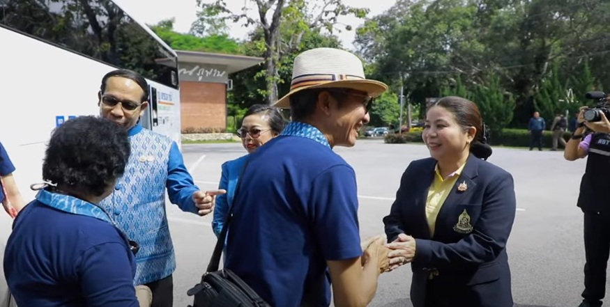 สารคดีเชิงข่าว สืบสาน สร้างสุขปวงประชา ปี 2568 ตอนที่ 21 เลขาธิการ กปร. ร่วมต้อนรับคณะทูตและกงสุลต่างประเทศประจำประเทศไทยพร้อมคู่สมรส